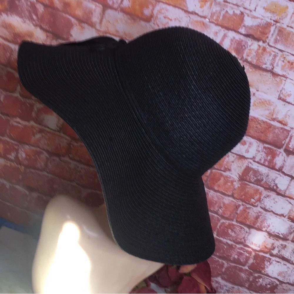 Elegant Black Wide-Brimmed Straw Beach Hat
